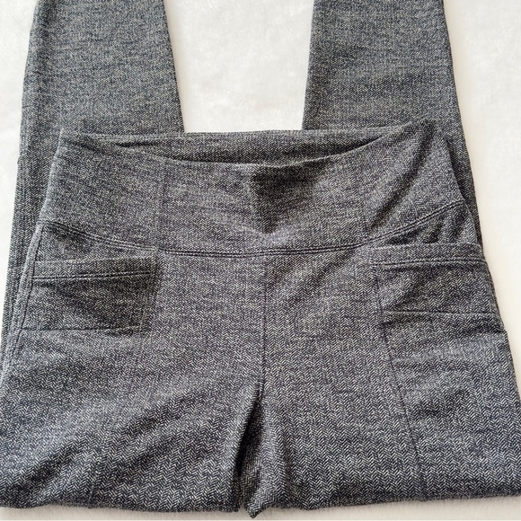Athleta High Waist, Metro Herringbone Leggings Size Meduim - Picture 4 of 12
